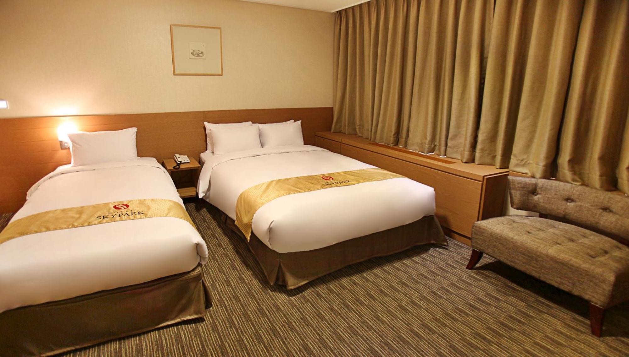 Hotel Skypark Central Myeongdong Seoul Room photo