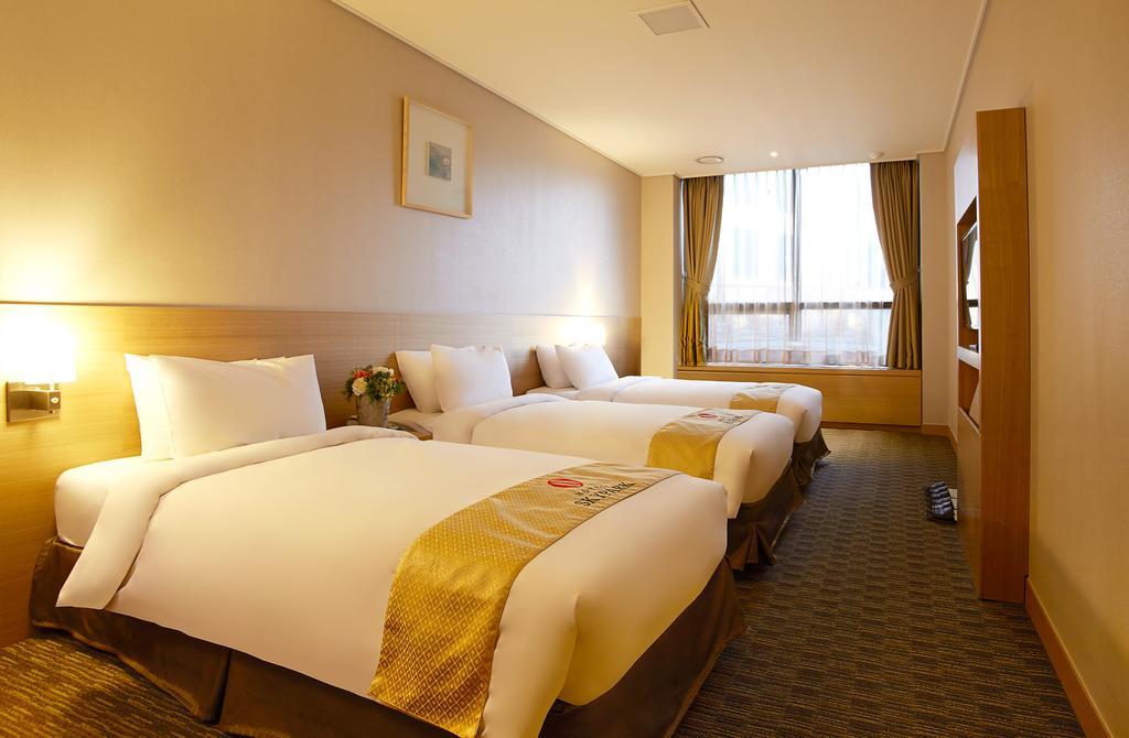 Hotel Skypark Central Myeongdong Seoul Exterior photo